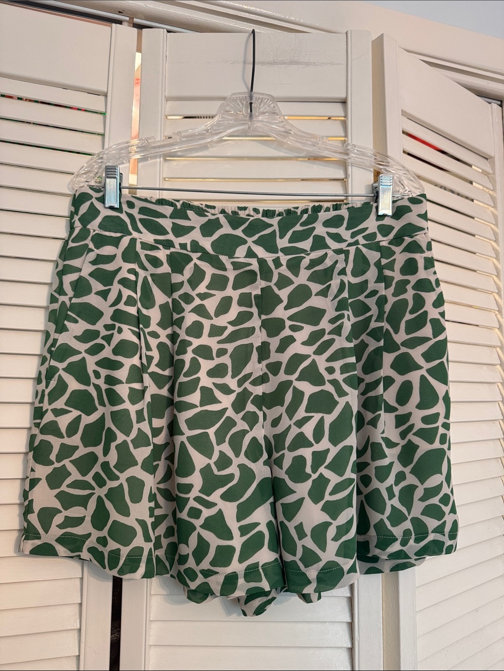 🌴 Dynamite Green Patterned Shorts